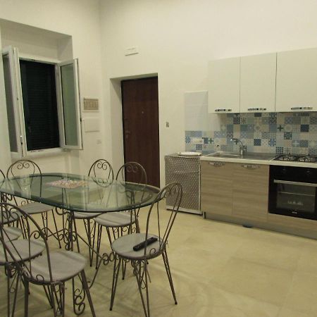 Enzo Home เนเปิลส์ ภายนอก รูปภาพ
